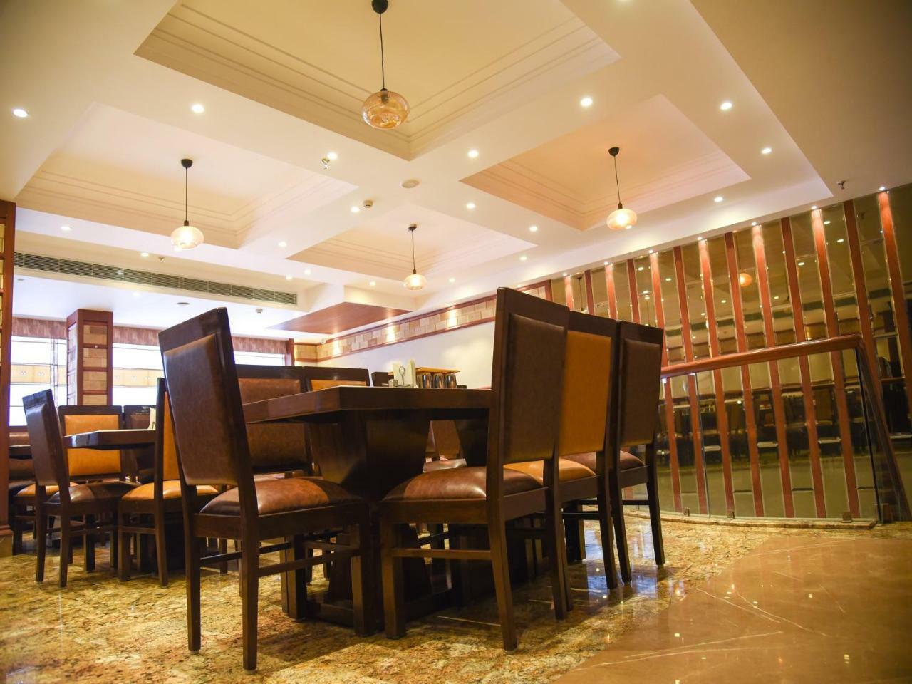 Bharawan Clarks Inn Express Амритсар Екстериор снимка