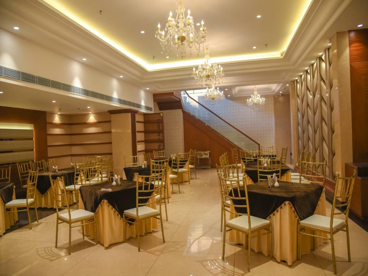 Bharawan Clarks Inn Express Амритсар Екстериор снимка