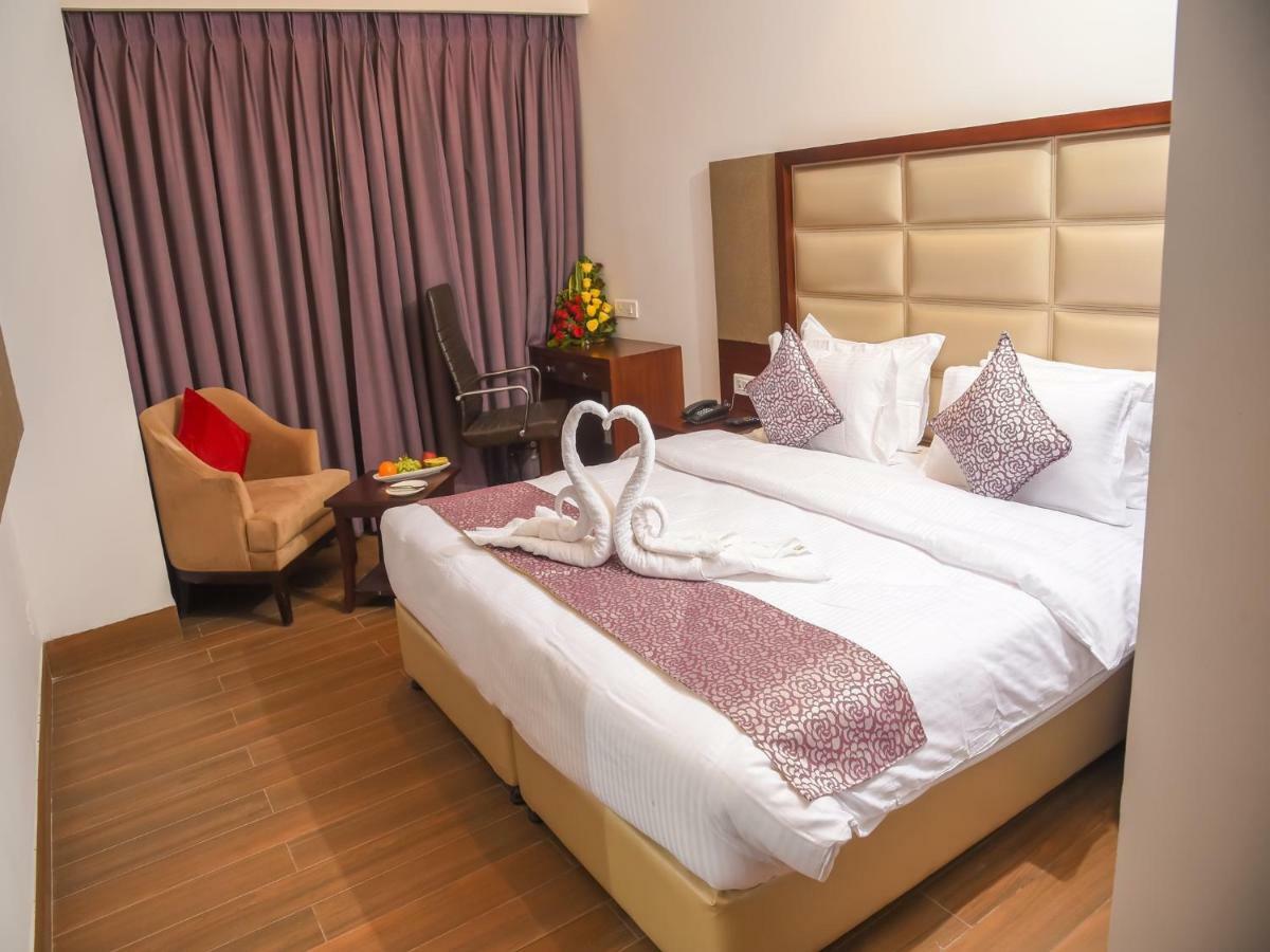 Bharawan Clarks Inn Express Амритсар Екстериор снимка